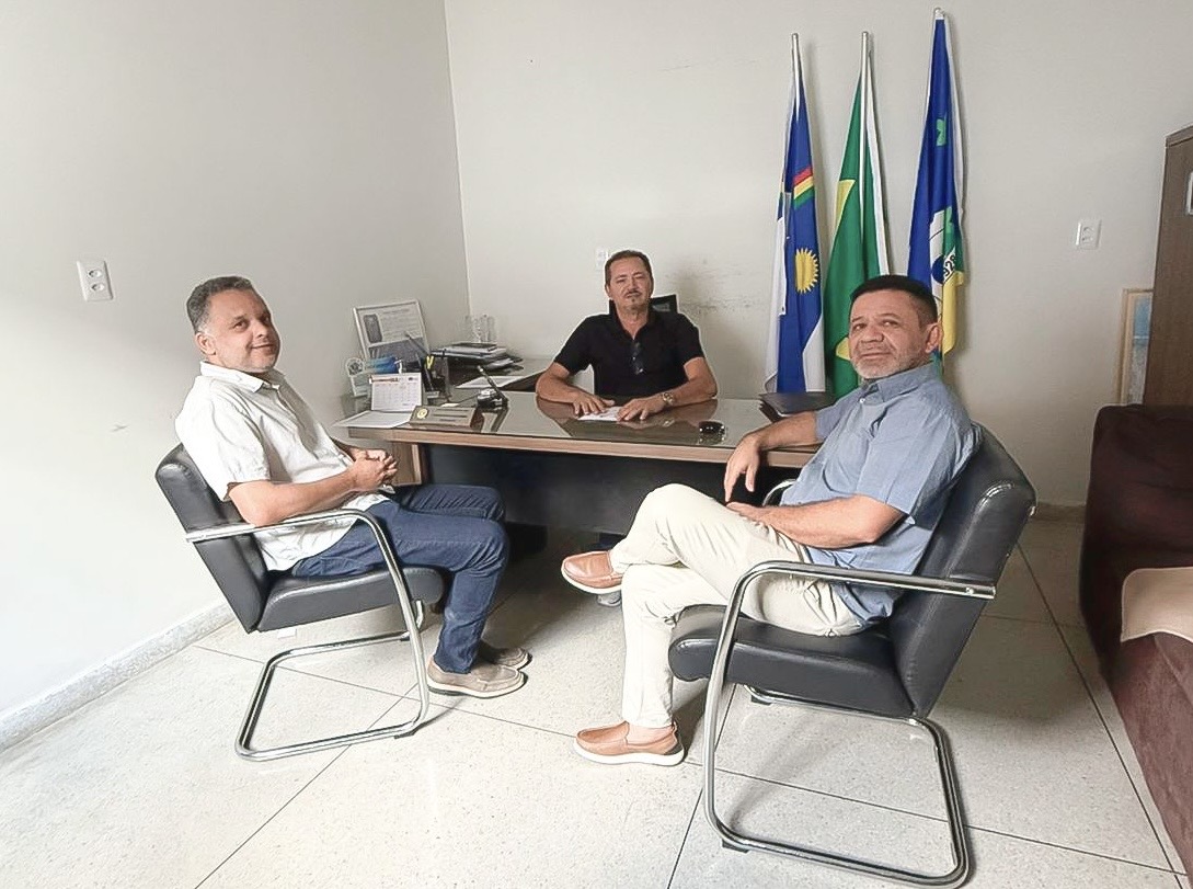 Presidentes das Câmaras Municipais de Trindade e Ipubi visitam Legislativo Araripinense
