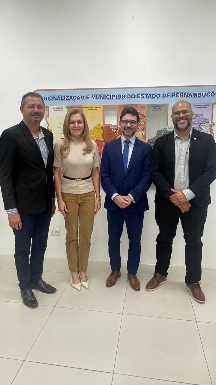 Câmara de Araripina busca parceria com a ALEPE para instalação da Escola do Legislativo Municipal