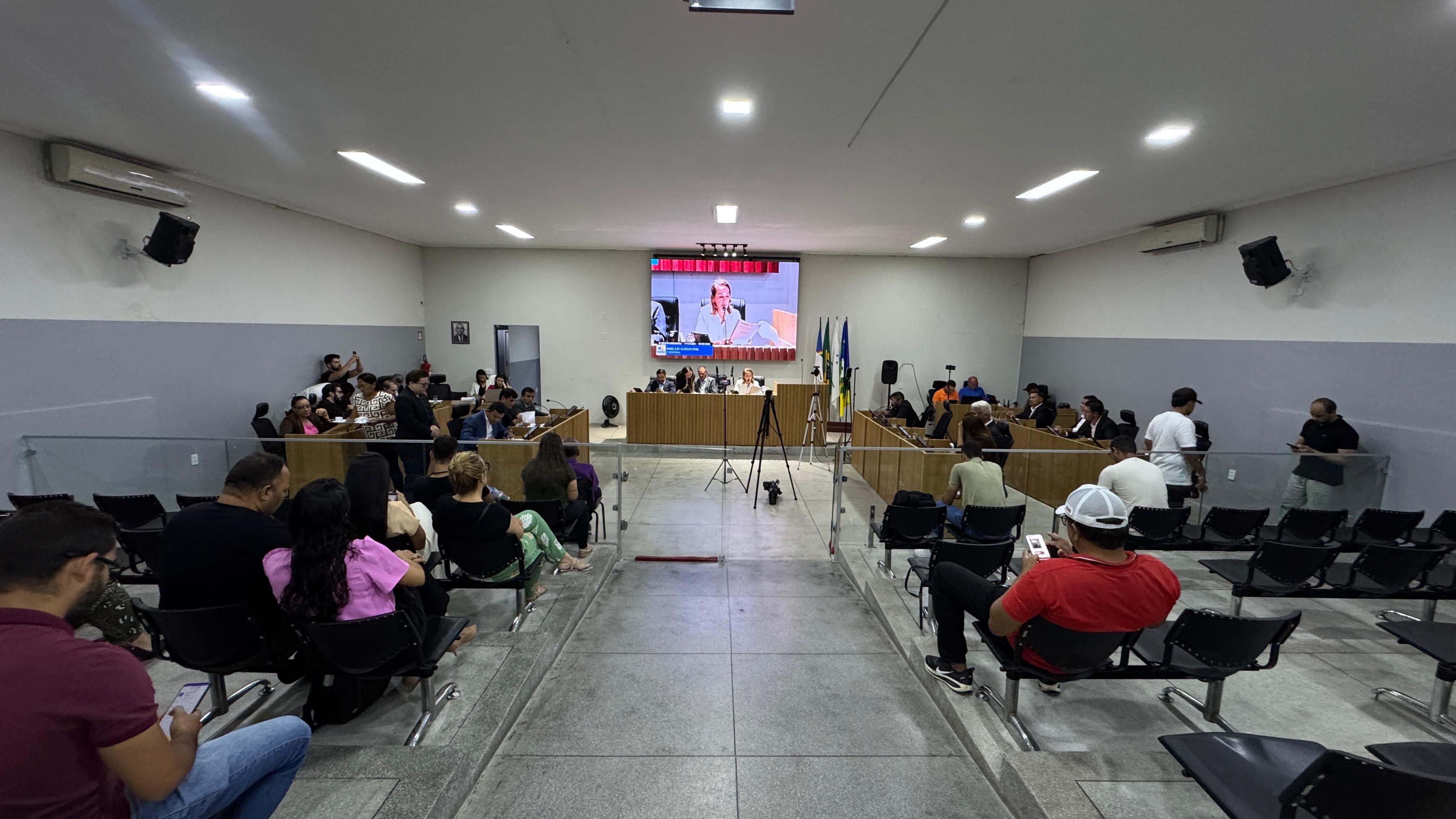 PL do Executivo de reformulação do Plano de Cargos e Carreiras dos Professores é destaque na 8ª Sessão Ordinária